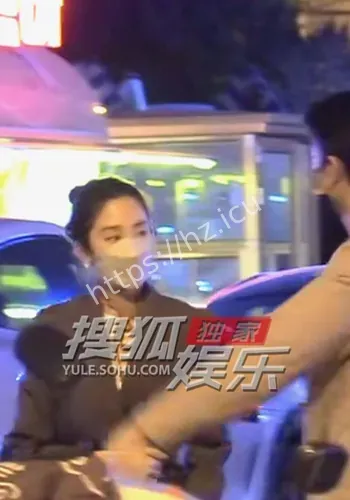 杨采钰造型焦点